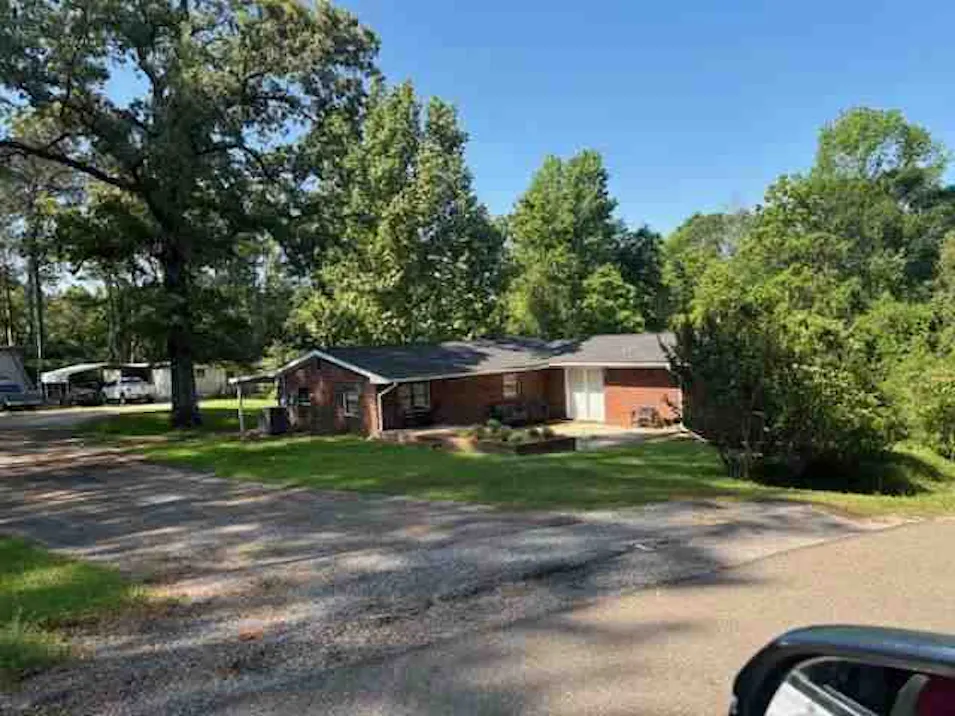 40 Jeffie Craven Rd Laurel, MS 39443, Jones County