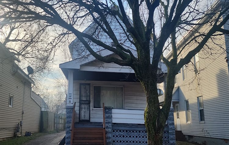 5614 Linton Ave Cleveland, OH 44105, Cuyahoga County