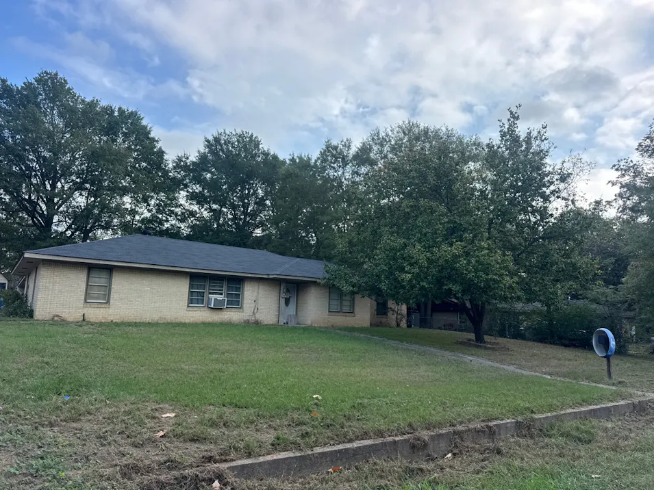 704 W Arkansas Ave Vivian, LA 71082, Caddo County