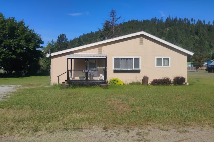 102 S 8th Avenue Ione, WA 99139, Pend Oreille County