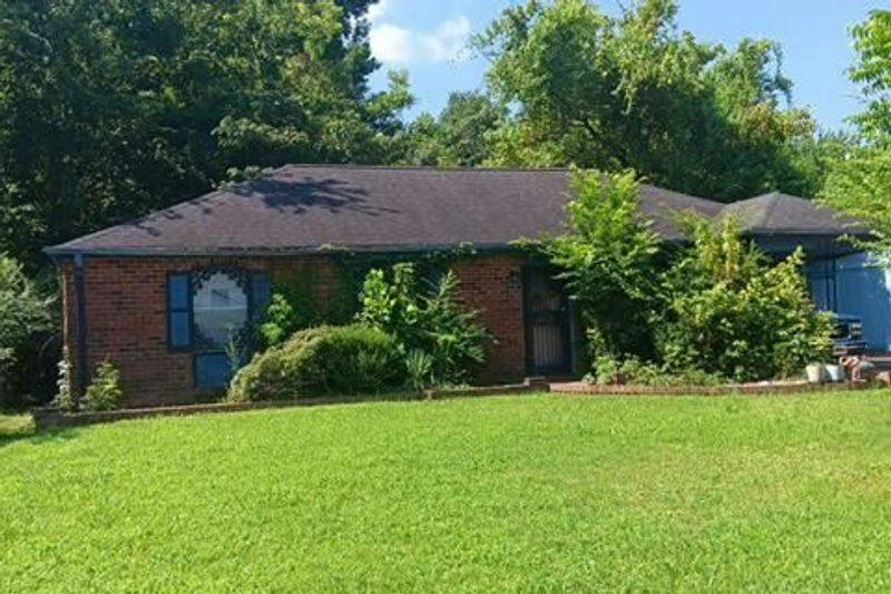 Fairway Ave, Memphis, TN 38109