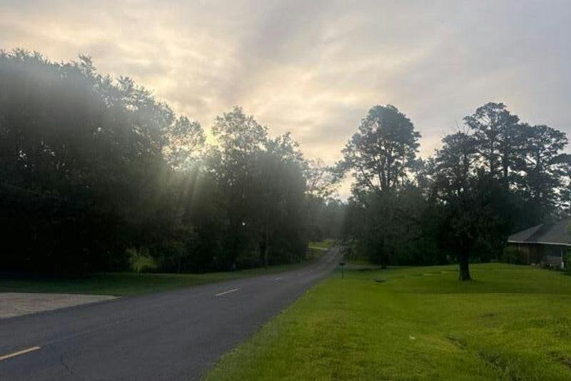 Avenue A , Kentwood, LA 70444