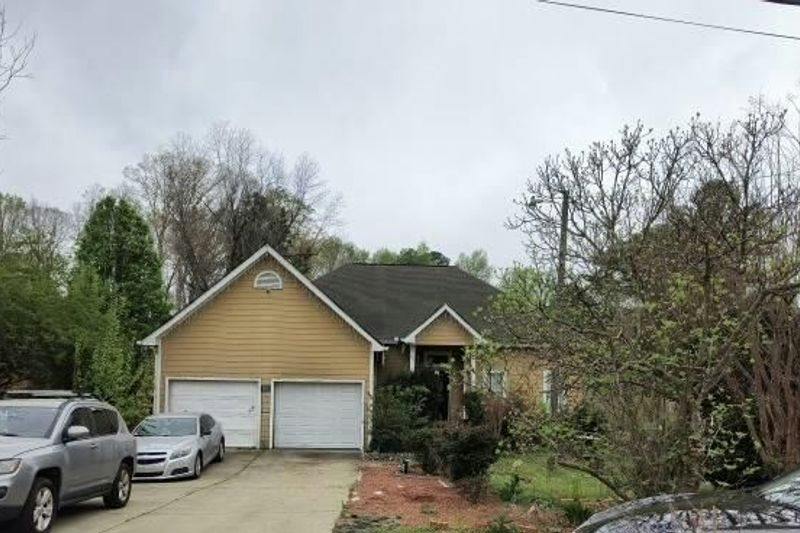 Johnston Oak Ln, Lilburn, GA 30047