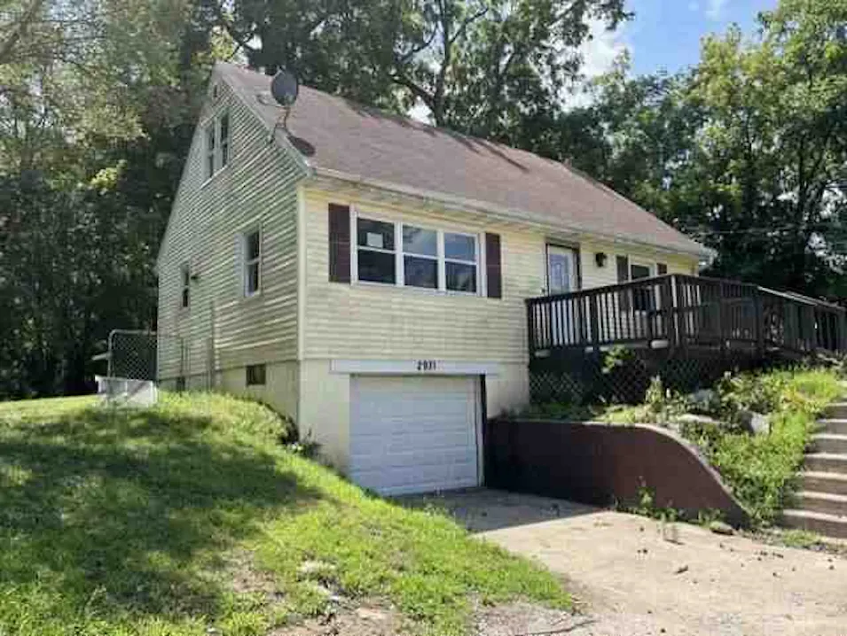 2931 E Aurora Ave Des Moines, IA 50317, Polk County