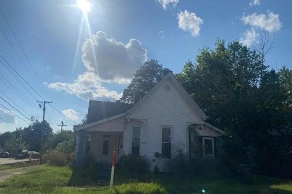 728 Main St Hope, IN 47246-1027, Bartholomew County