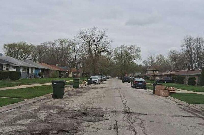 Dante Ave, Dolton, IL 60419