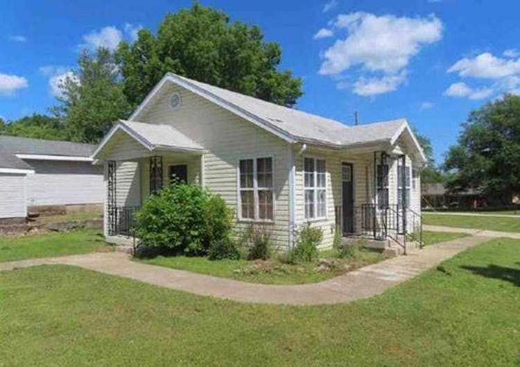 701 W Austin St Webb City, MO 64870, Jasper County