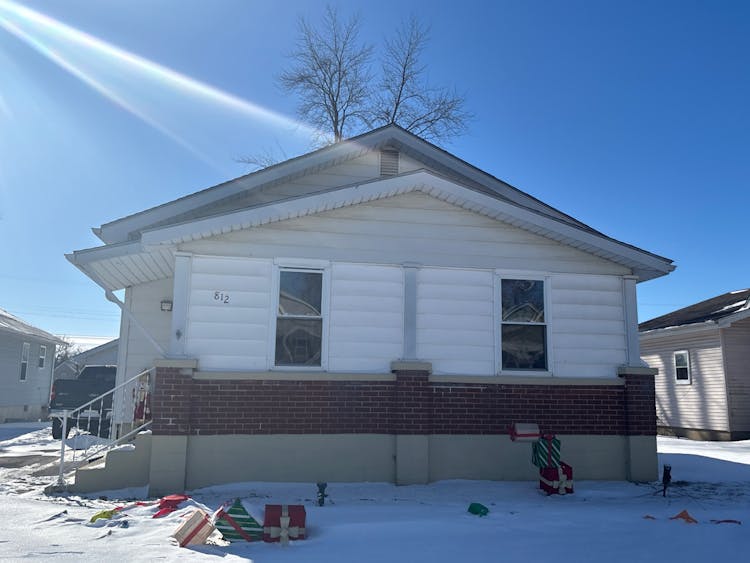 812 E Webster St Clinton, IL 61727, De Witt County