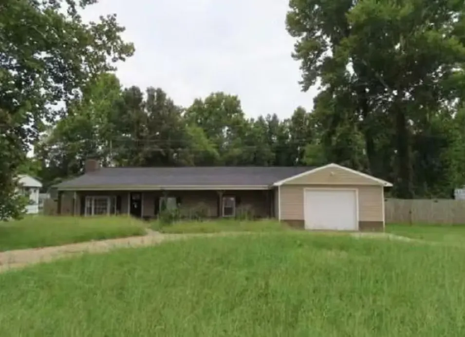 537 West Parkton Tobermory Rd Parkton, NC 28371, Robeson County