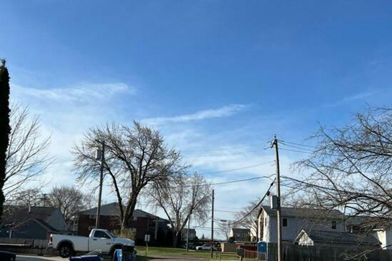 Ledyard St, Waterford, MI 48328
