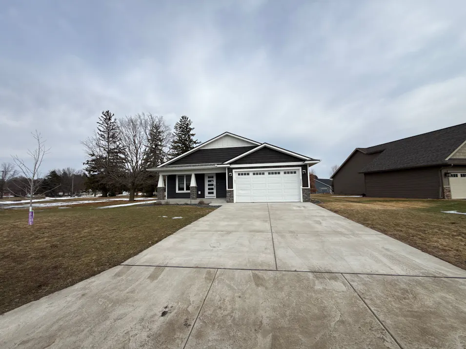 2352 Saint Andrews Dr Altoona, WI 54720, Eau Claire County