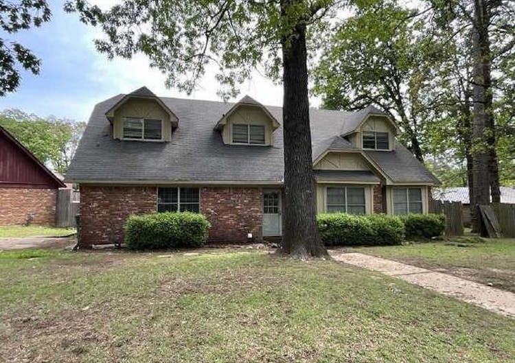 2 Woodcliff Dr Texarkana, TX 75503, Bowie County