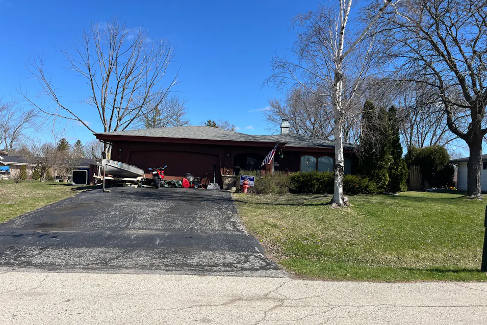 S68w13588 Hale Park Cir Muskego, WI 53150, Waukesha County