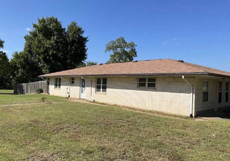 1421 E Main St Teague, TX 75860, Freestone County