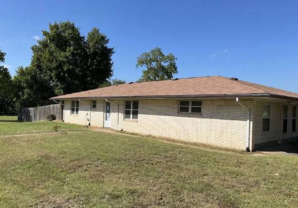 1421 E Main St Teague, TX 75860, Freestone County