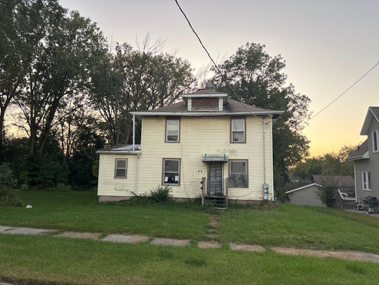 210 Norimer St Waterloo, IA 50701, Black Hawk County