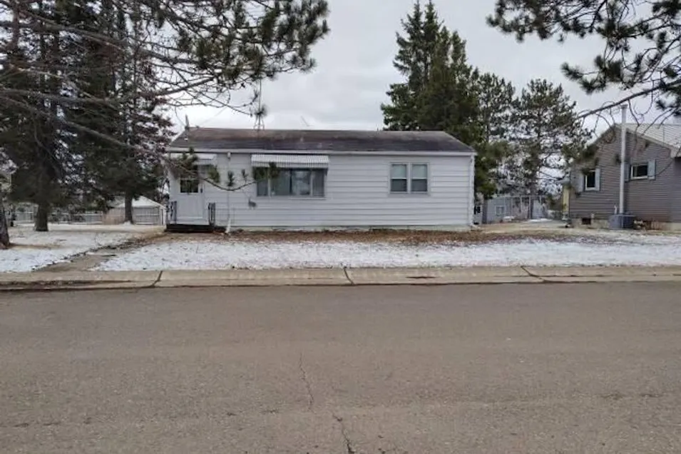 512 S Memorial Dr Buhl, MN 55713, St. Louis County