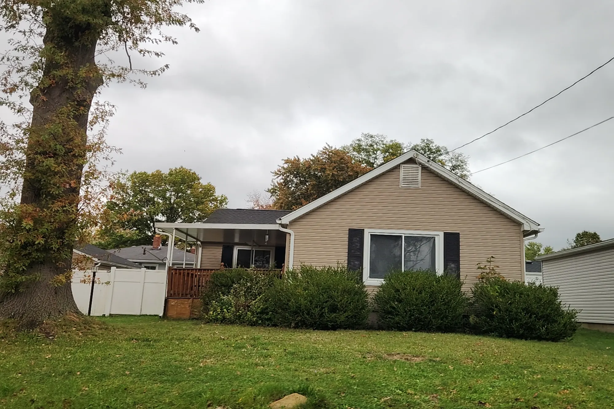 4th St, Barberton, OH 44203
