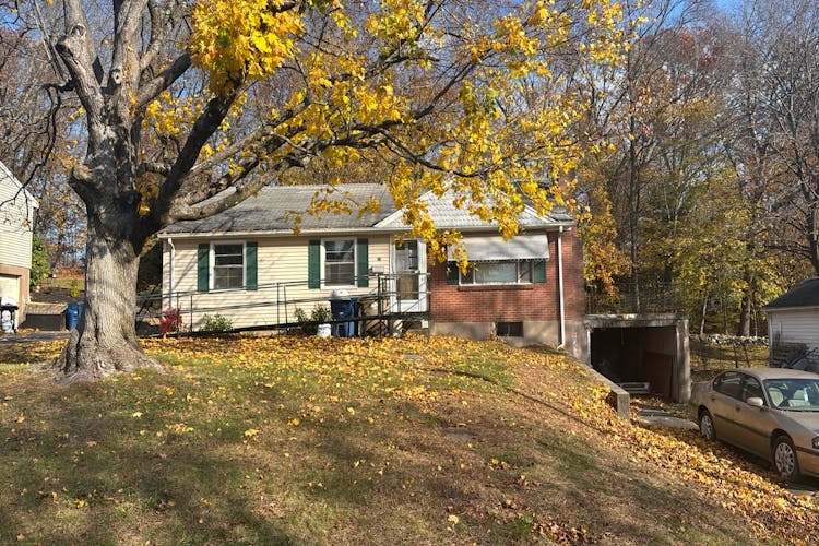 29 Fox Hill Drive Vernon, CT 06066, Tolland County