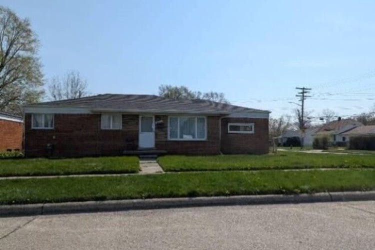 32206 Eastway St Roseville, MI 48066, Macomb County