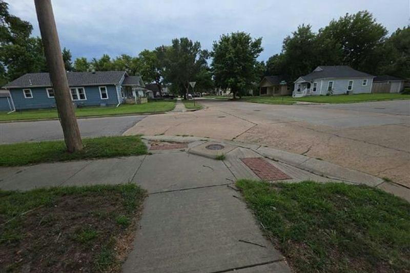 Sheridan St, Salina, KS 67401
