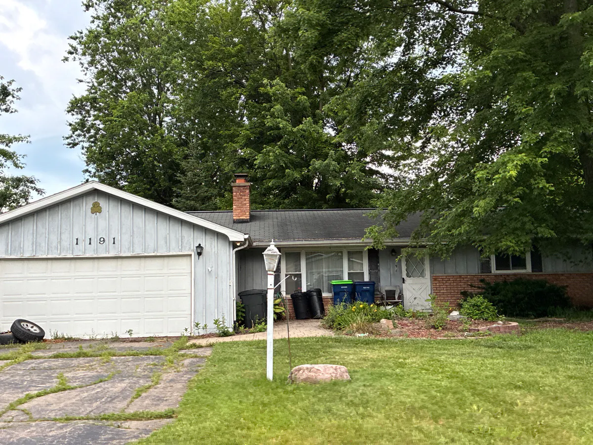 Jacqueline St, Saginaw, MI 48609
