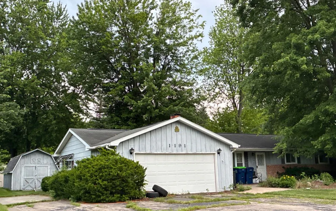 Jacqueline St, Saginaw, MI 48609 #1