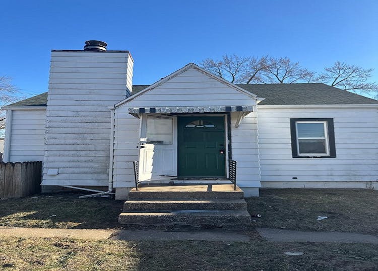 1213 S Concord St Davenport, IA 52802, Scott County