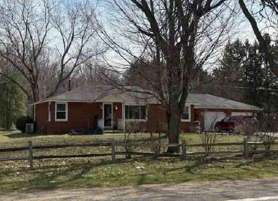 58329 M 51 S Dowagiac, MI 49047, Cass County