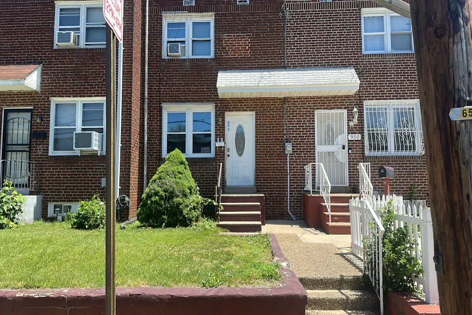 952 North 35th St Camden, NJ 08105, Camden County