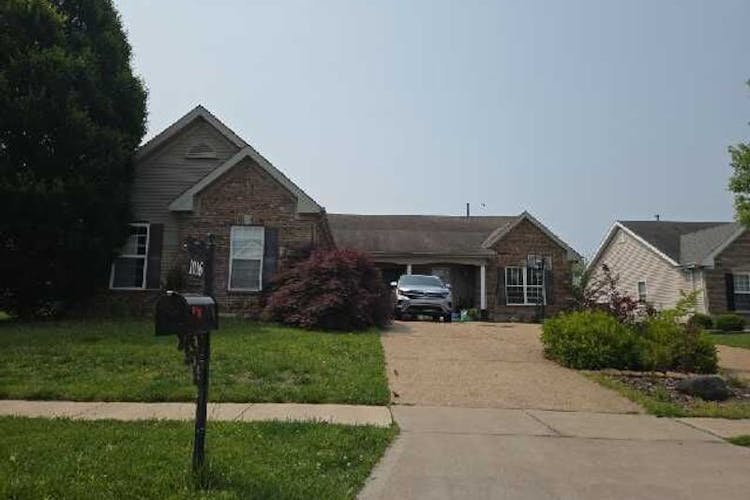 1016 Pearview Drive St Peters, MO 63376, St. Charles County