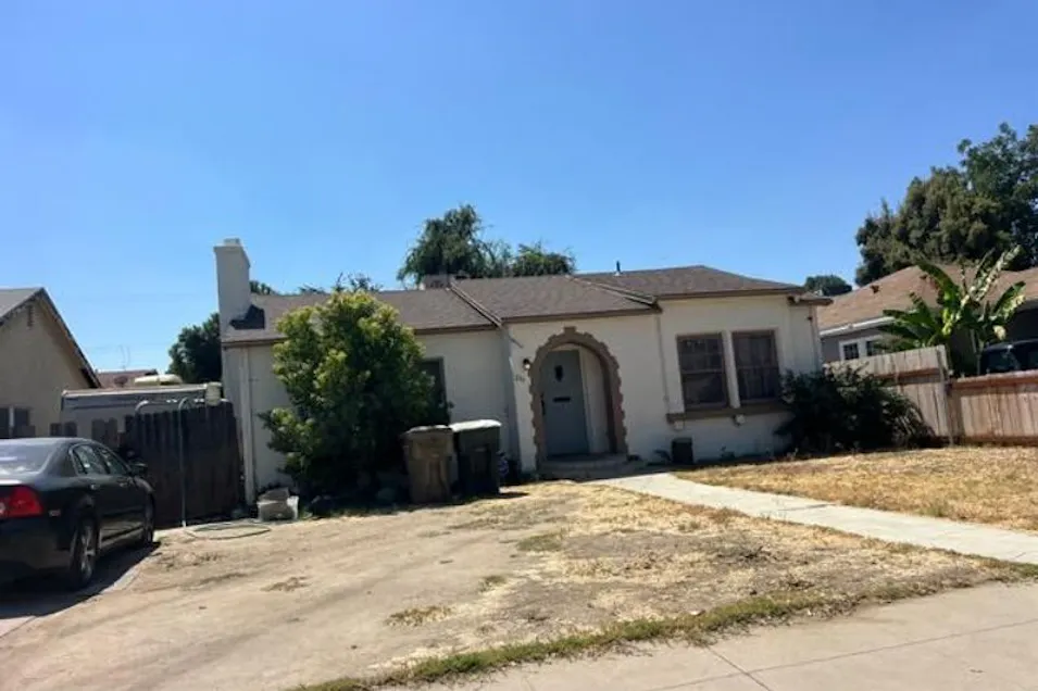 211 Francis St Bakersfield, CA 93308, Kern County