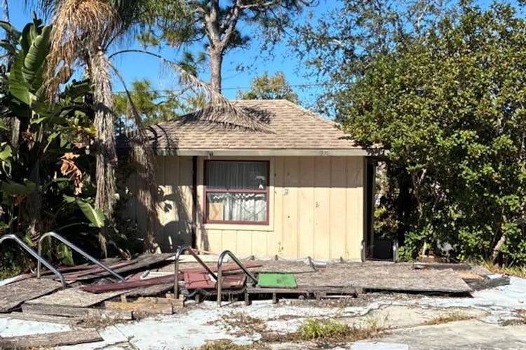 702 Lake Dr 3 Sebastian, FL 32958, Indian River County