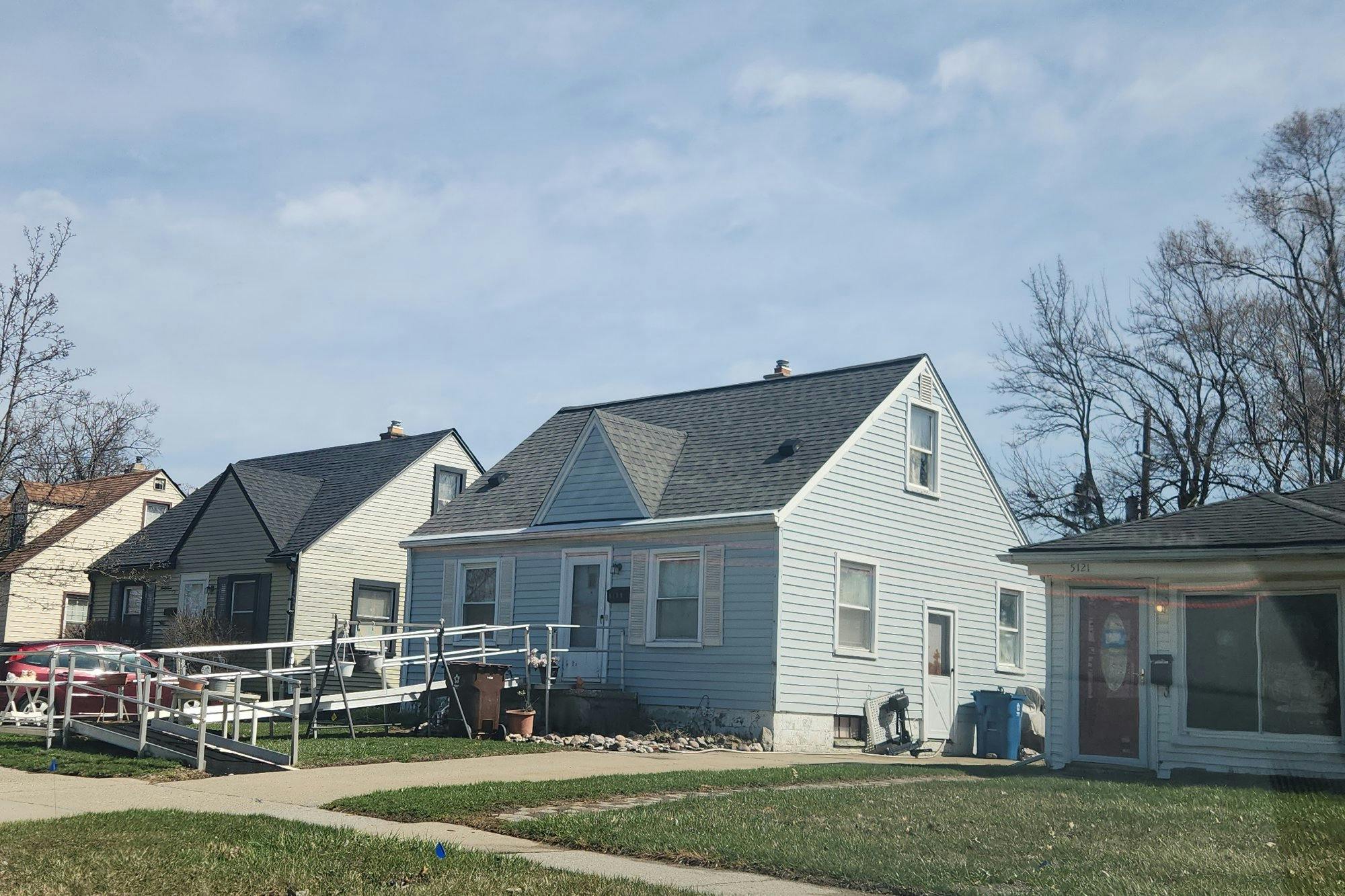 Hubbard St, Wayne, MI 48184