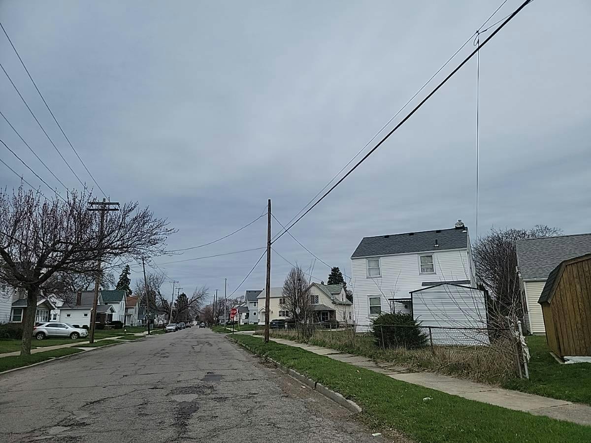 Dover Pl, Toledo, OH 43605