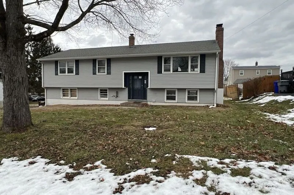 40 Mathewson Ave Enfield, CT 06082, Capitol County
