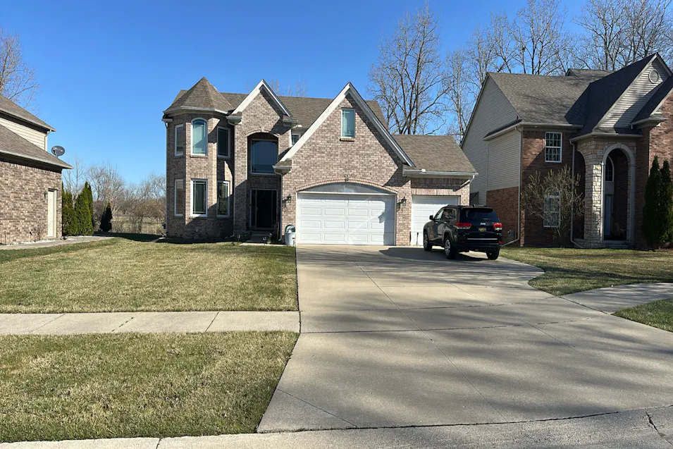 15147 Rivercrest Dr Sterling Heights, MI 48312, Macomb County