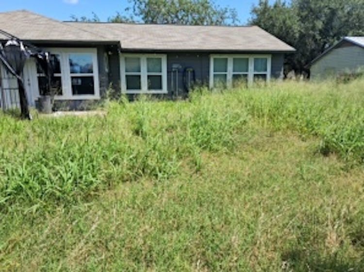 1410 E Bowie St Beeville, TX 78102, Bee County