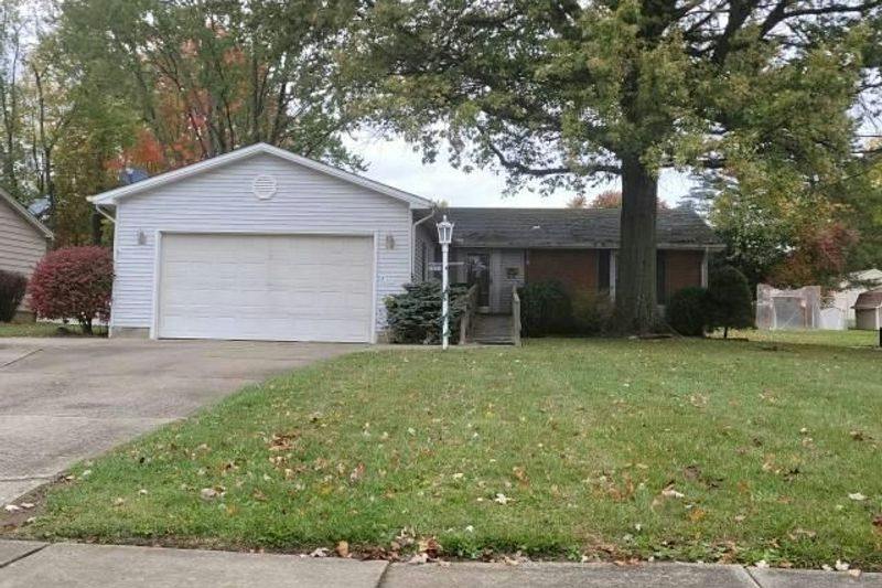 Melbourne Ave, Youngstown, OH 44512