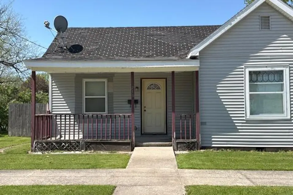 210 George St North Judson, IN 46366, Starke County