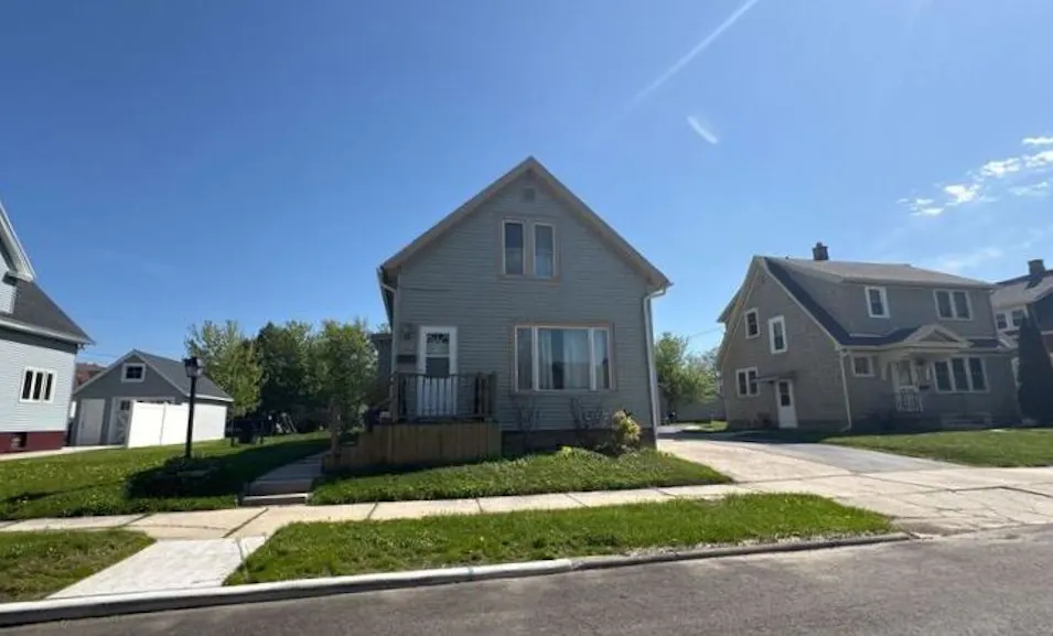 1541 Division St Sheboygan, WI 53083, Sheboygan County