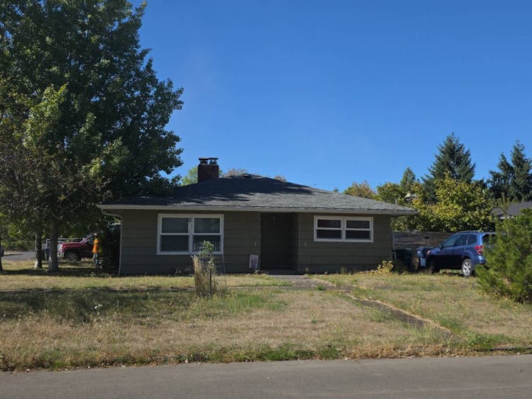 114 Walnut St Independence, OR 97351, Polk County