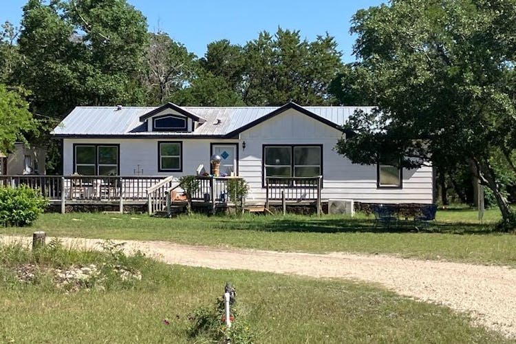 400 Indian Oaks Liberty Hill, TX 78642, Williamson County