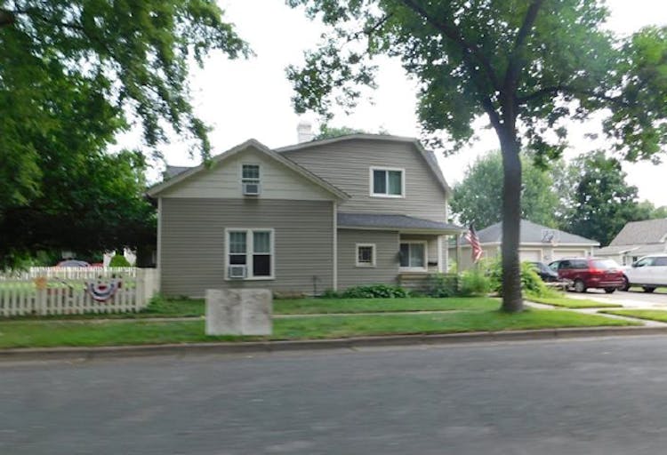 473 2nd St N Bayport, MN 55003, Washington County