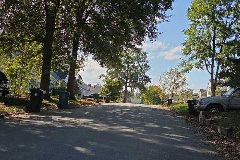 Harrison Ave, Saint Louis, MO 63122