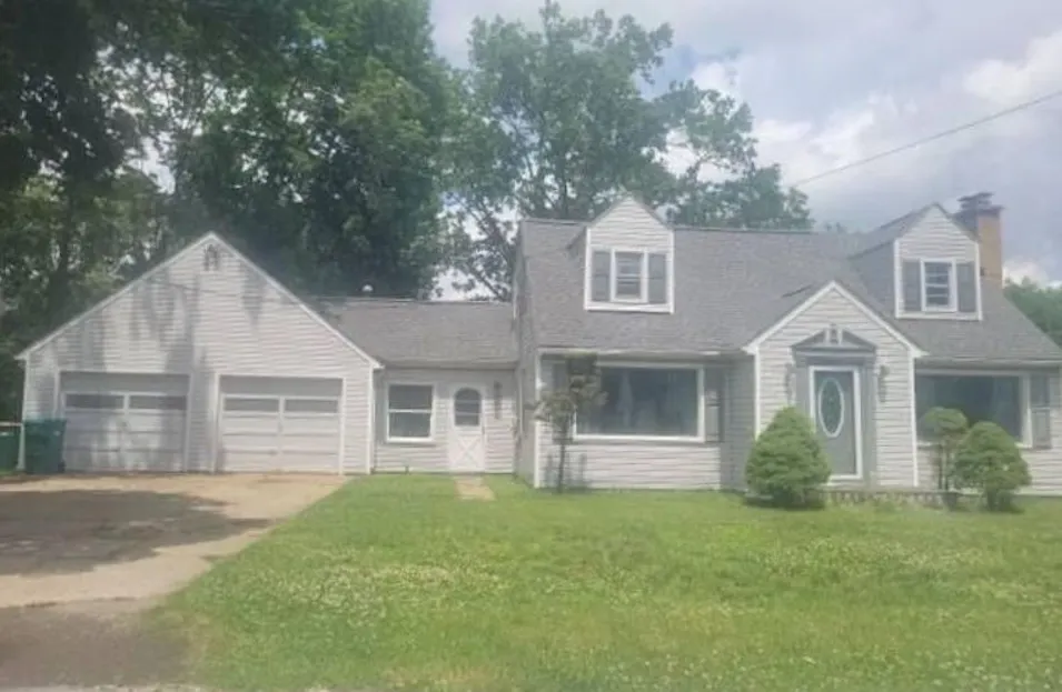 1642 E La Salle Ave Mishawaka, IN 46545, St Joseph County