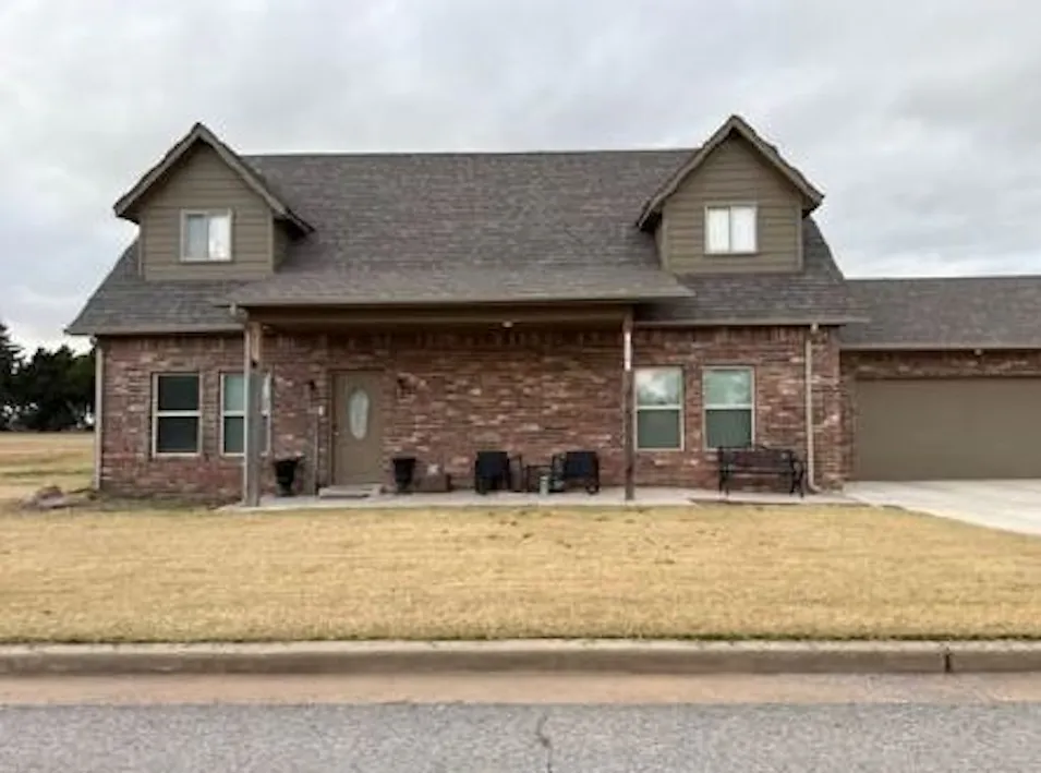 1801 Fairway Drive Guthrie, OK 73044, Logan County