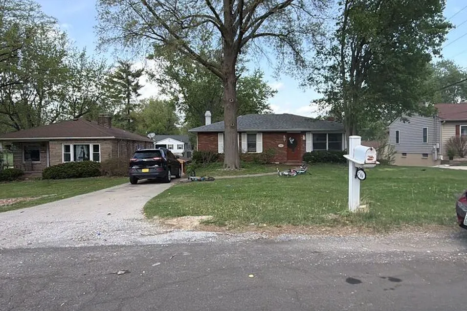 706 Birch St East Alton, IL 62024, Madison County