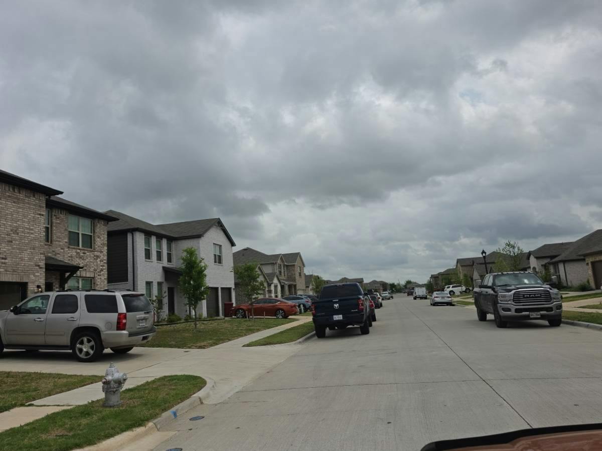 Ravenwood Ln, Van Alstyne, TX 75495