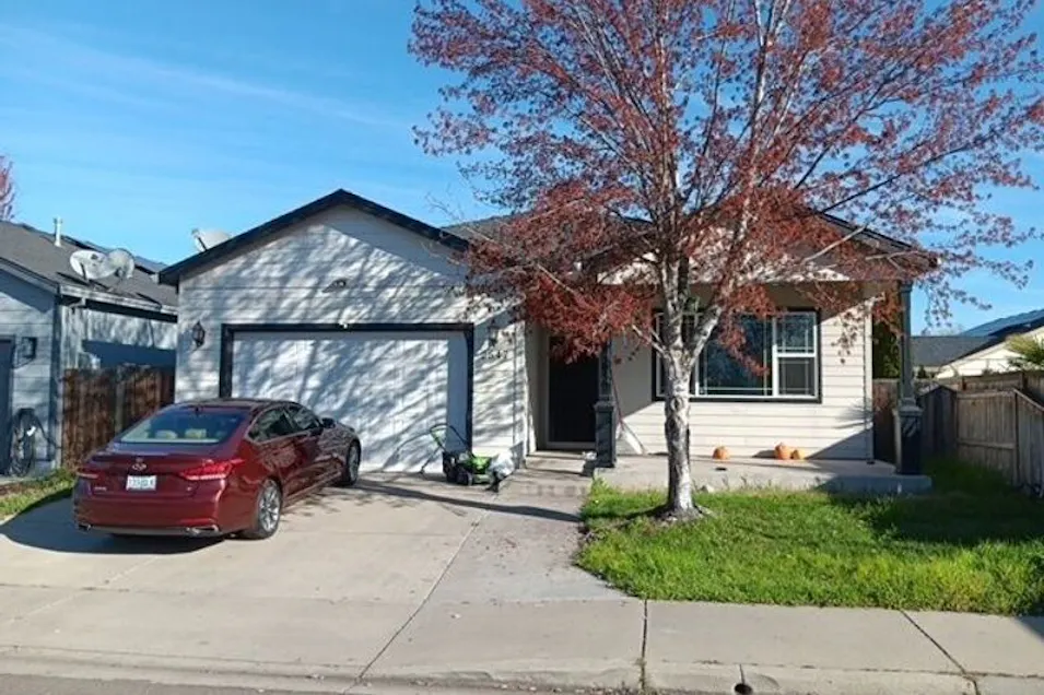 2547 Agate Meadows White City, OR 97503, Jackson County